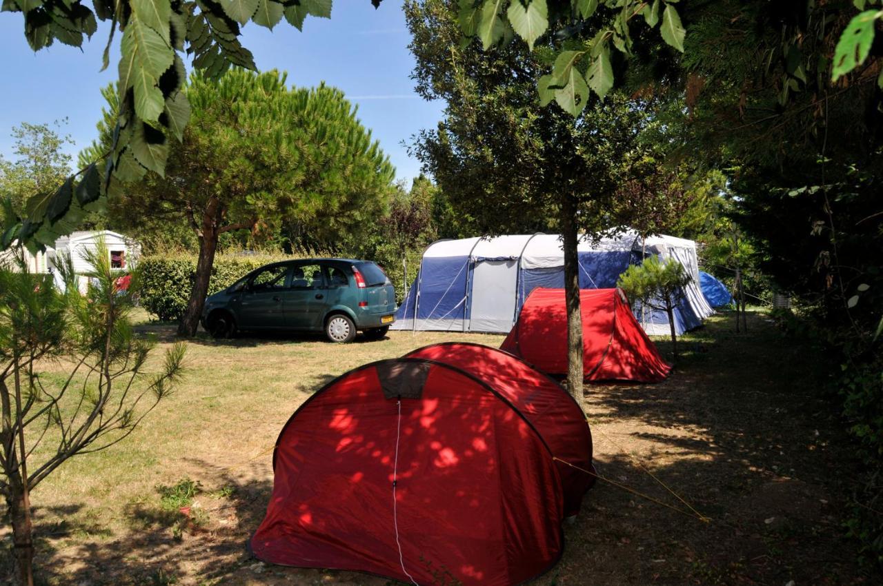 Camping Le Beaulieu Puilboreau Exterior foto